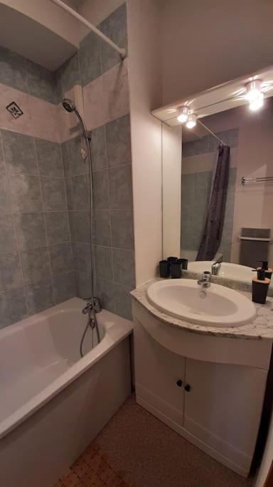 Superbe Appartement La Joue Du Loup Centre, 6 Personnes, Avec Parking Prive Le Devoluy Exterior foto